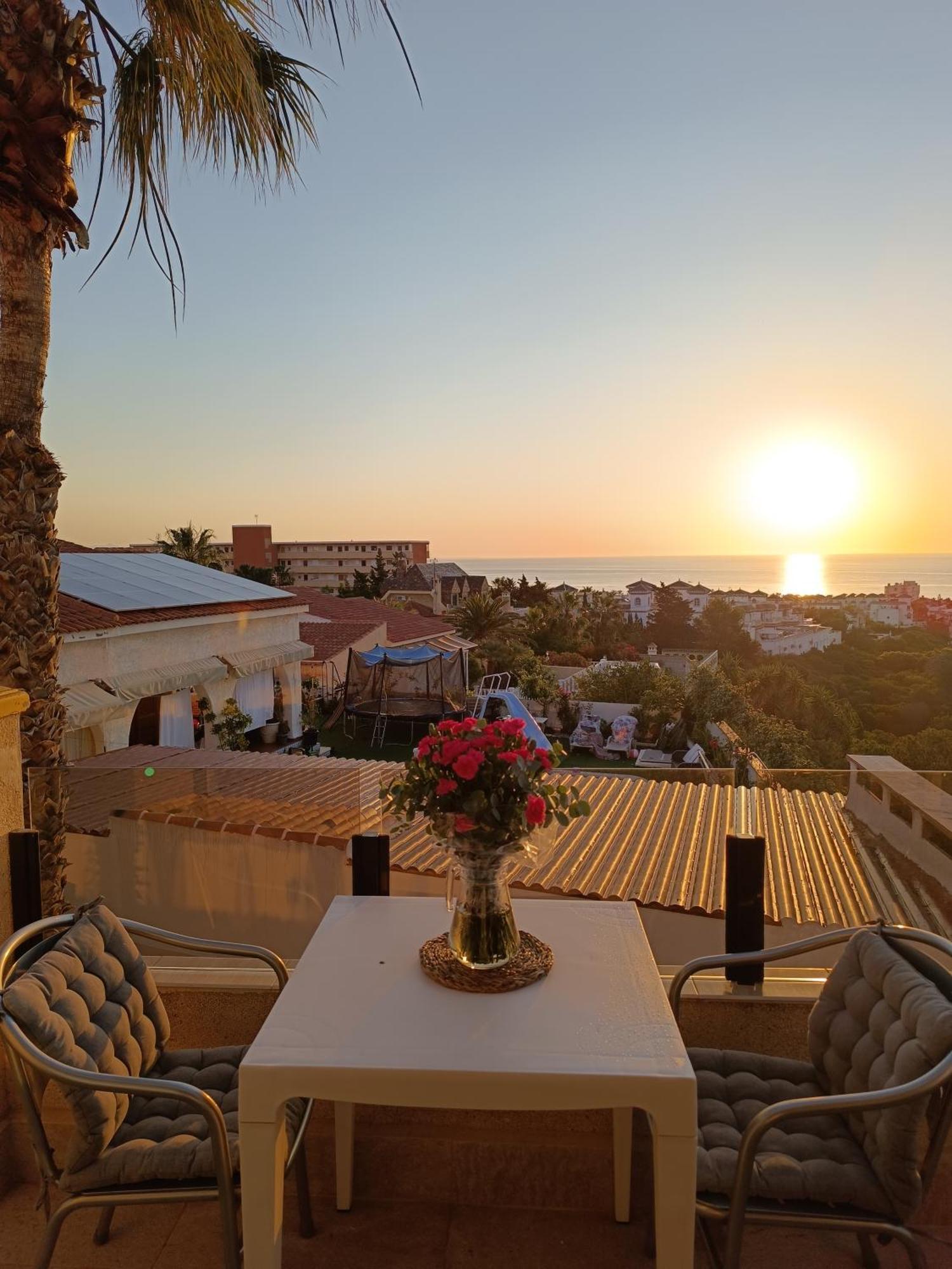Rising Sun Bungalow Torrevieja Bagian luar foto