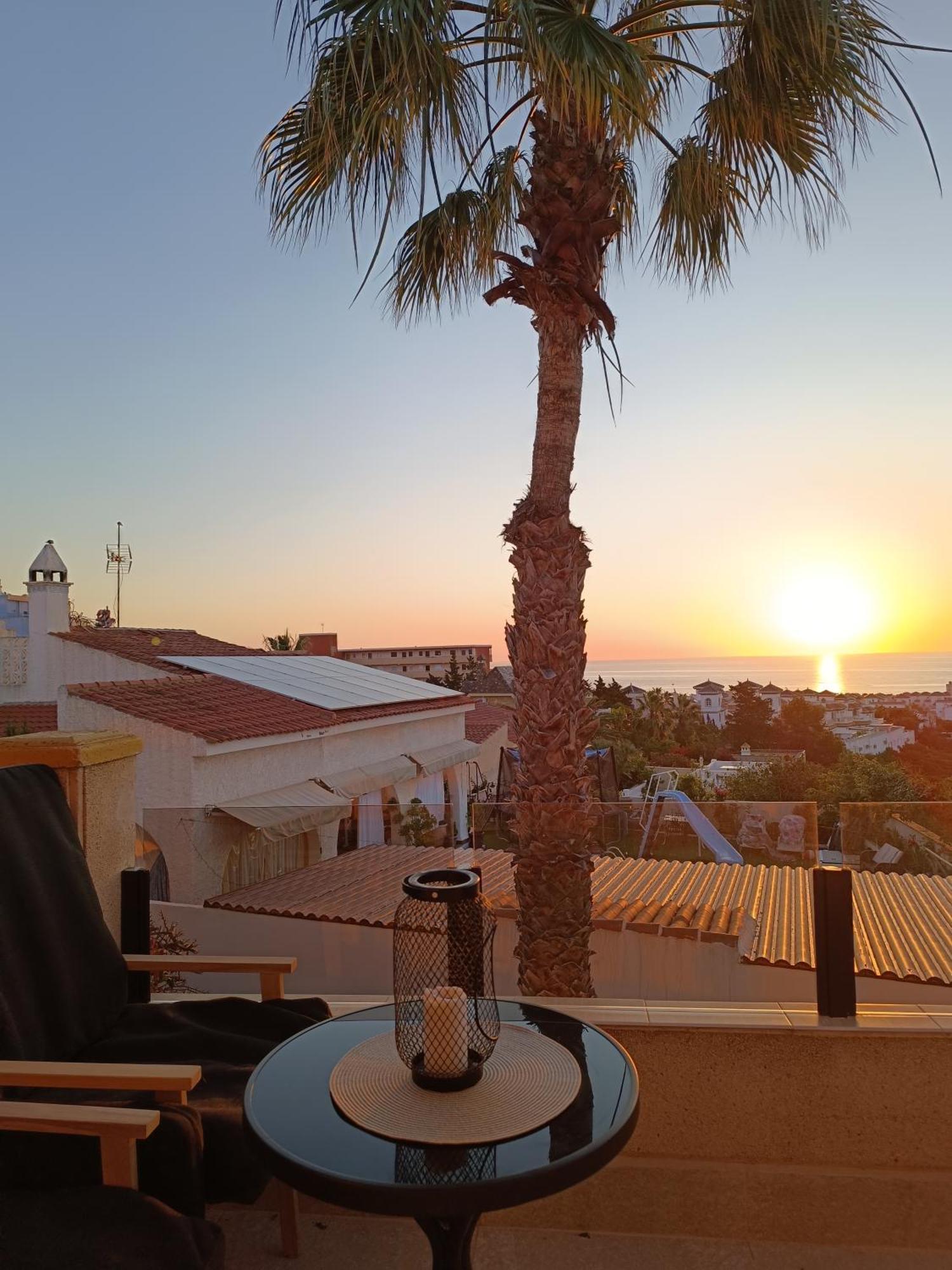Rising Sun Bungalow Torrevieja Bagian luar foto